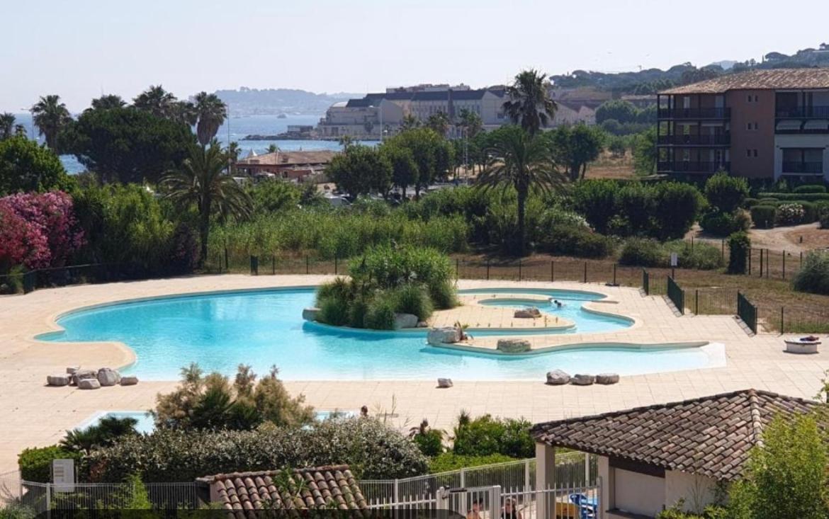 קוגולין Proche St Tropez Refait A Neuf Bord De Plage Et Piscine מראה חיצוני תמונה