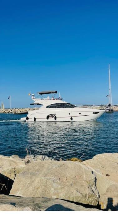 קוגולין Proche St Tropez Refait A Neuf Bord De Plage Et Piscine מראה חיצוני תמונה
