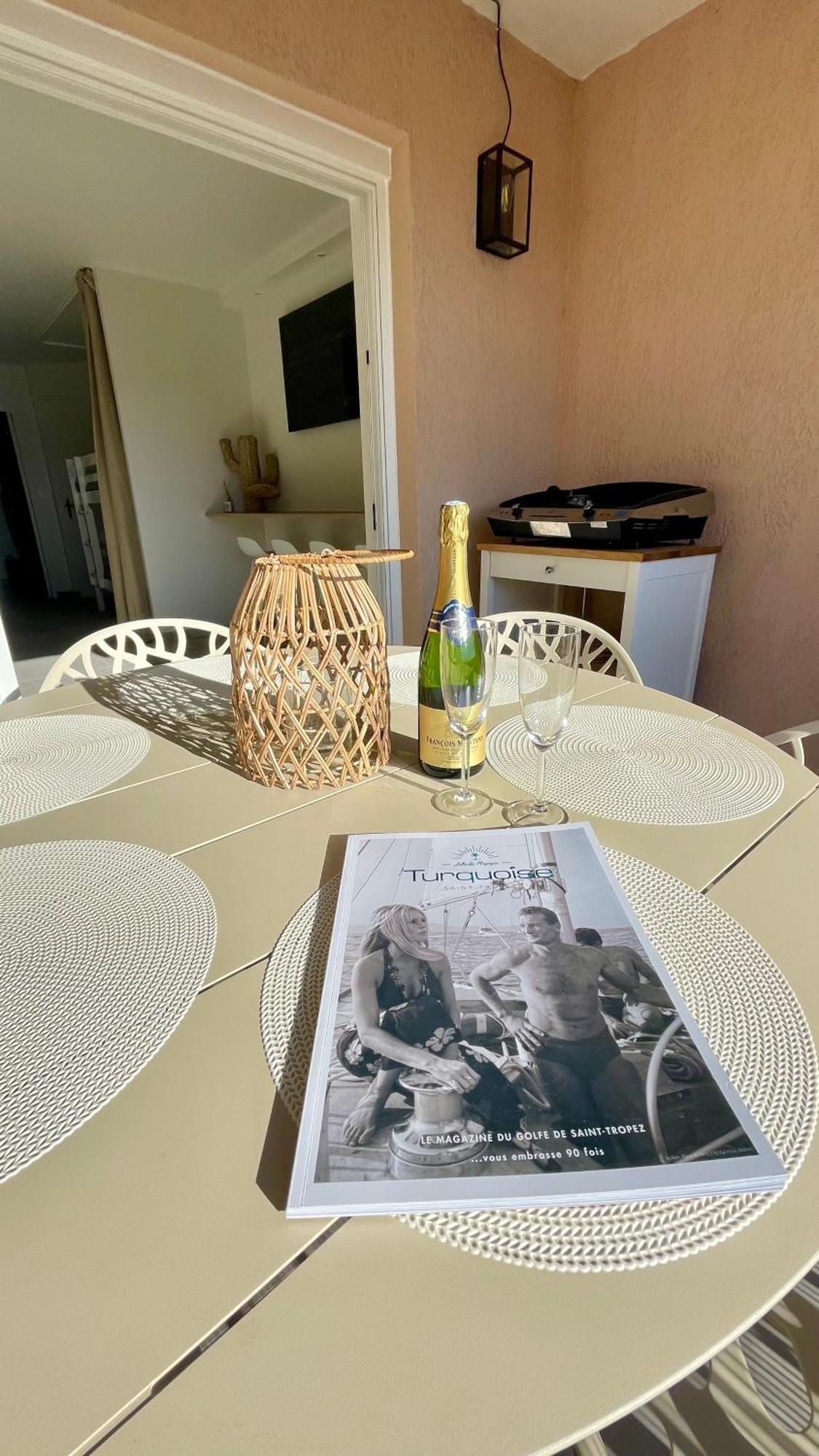 קוגולין Proche St Tropez Refait A Neuf Bord De Plage Et Piscine מראה חיצוני תמונה